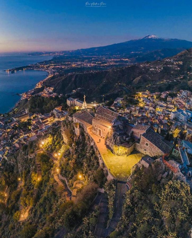Sebastian House Casa Vacanze Giardini Naxos Exterior photo